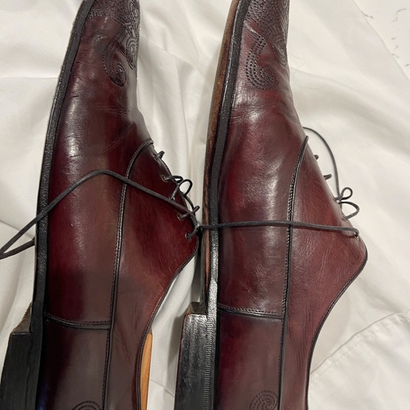 Prada Men’s Burgundy w/black special ed detail - Picture 4 of 9